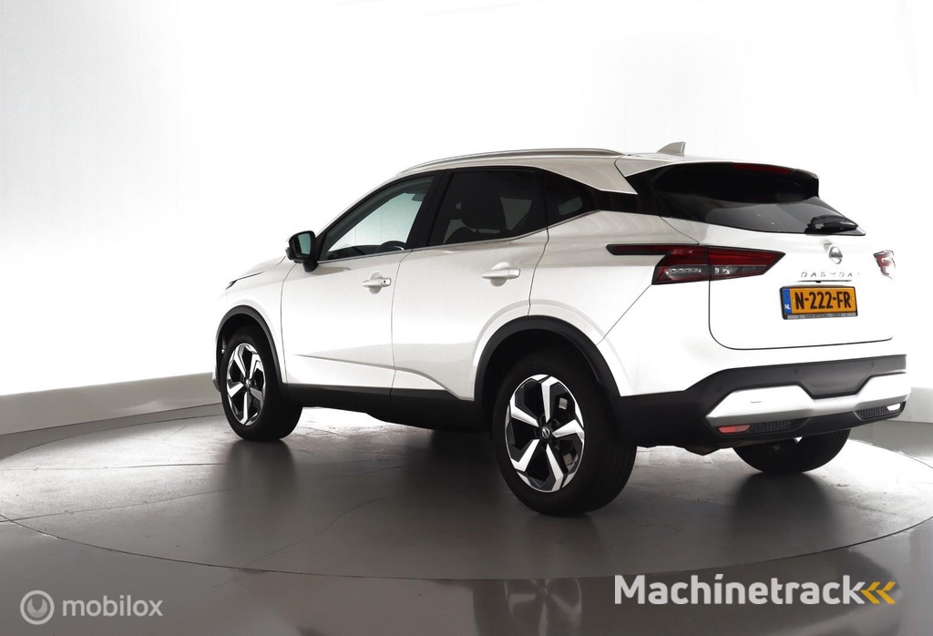 Nissan Qashqai 1.3 140pk Premiere Edition NL-auto|nav|360cam|acc|pano|lmv18