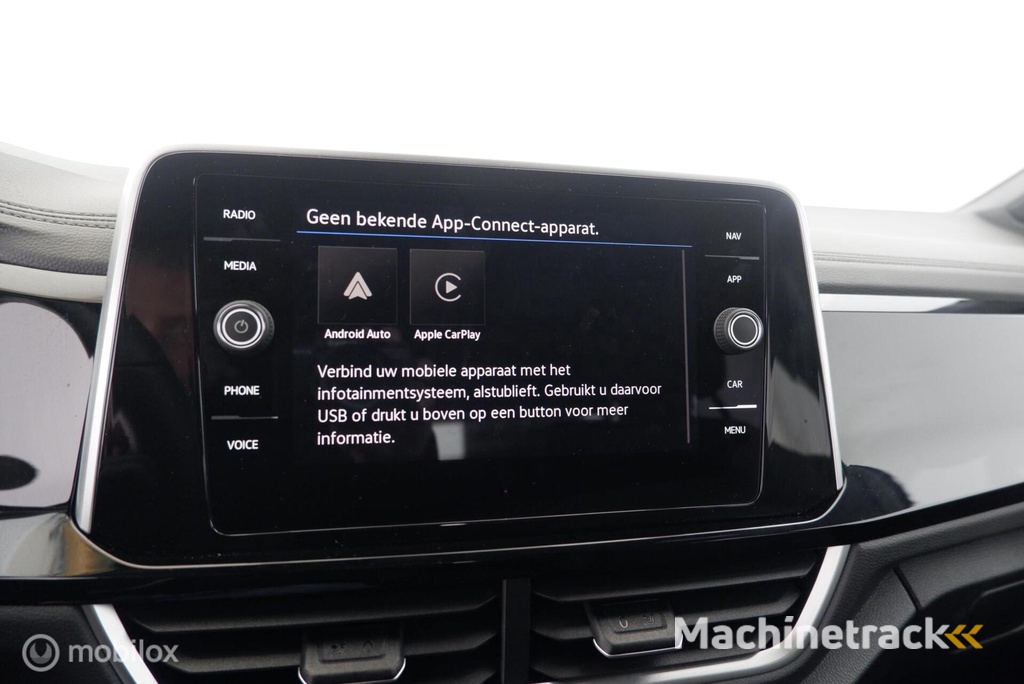 Volkswagen T-Roc 1.5 TSI 150PK Automaat R-Line trekhaak|IQ.led|ErgoActiv|nav|lmv17