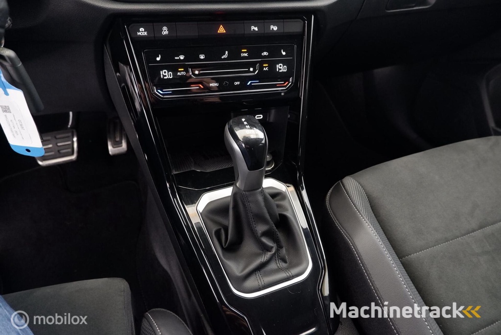 Volkswagen T-Roc 1.5 TSI 150PK Automaat R-Line trekhaak|IQ.led|ErgoActiv|nav|lmv17