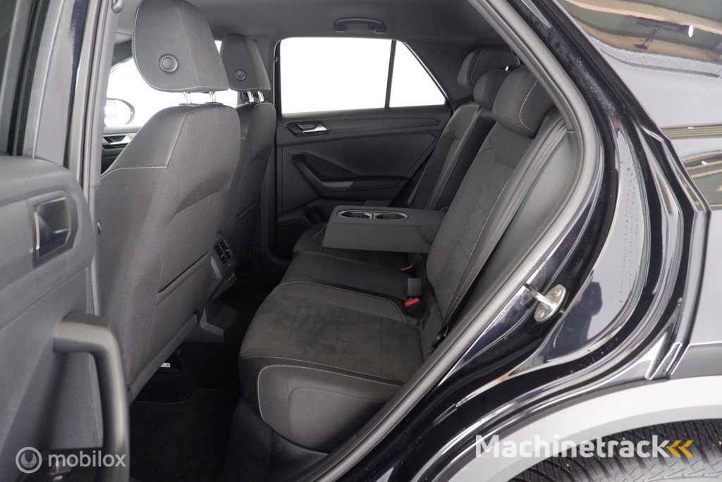 Volkswagen T-Roc 1.5 TSI 150PK Automaat R-Line trekhaak|IQ.led|ErgoActiv|nav|lmv17