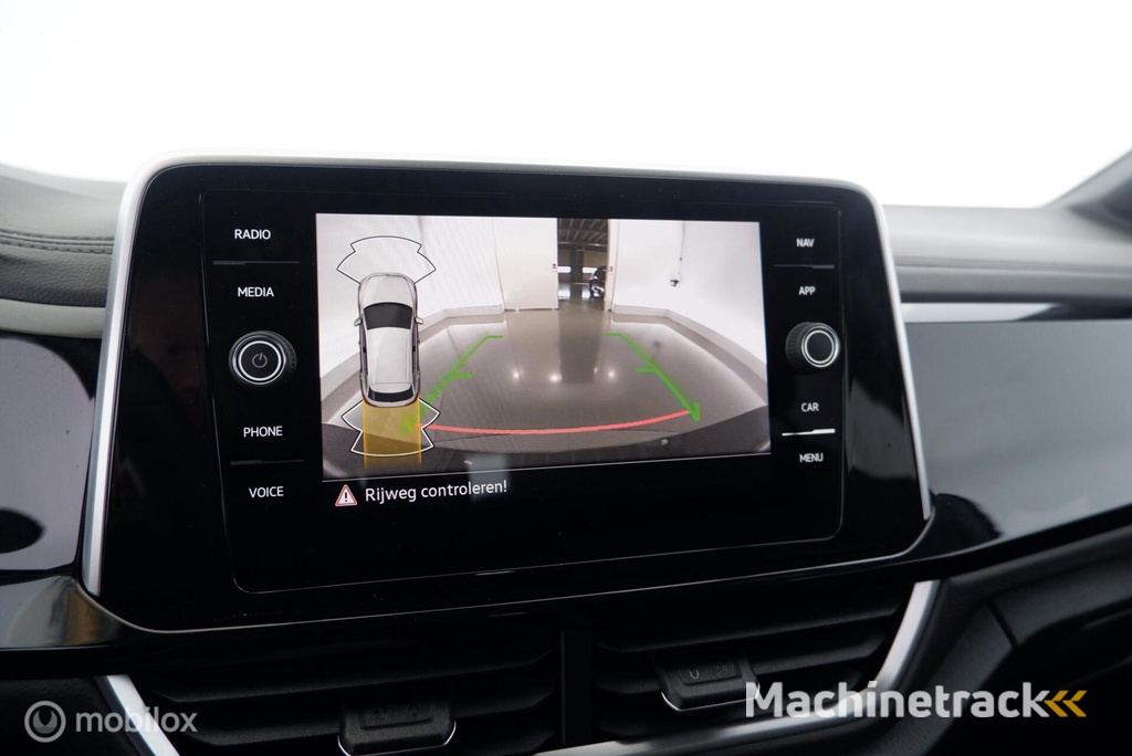 Volkswagen T-Roc 1.5 TSI 150PK Automaat R-Line trekhaak|IQ.led|ErgoActiv|nav|lmv17