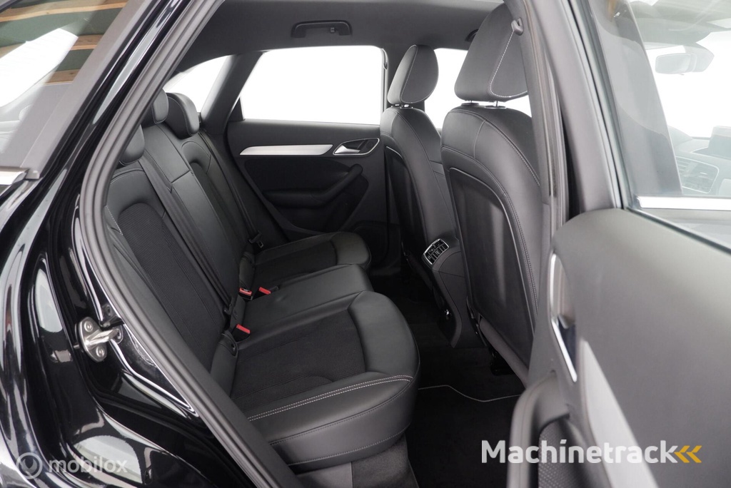 Audi Q3 1.4 TFSI 150PK Automaat S-line Sport Advance Sport trekhaak|stoelverw.|pdc|lmv18