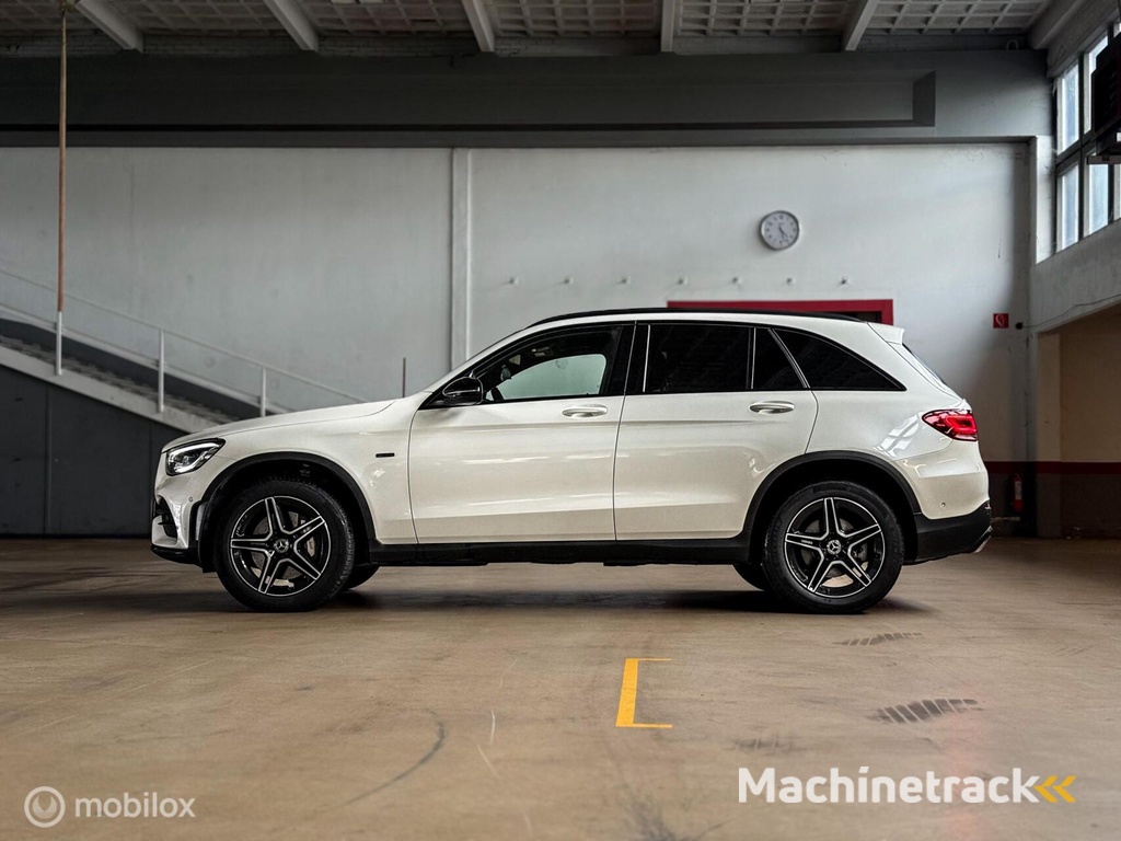 Mercedes GLC-klasse 300e 4MATIC AMG Line|Pano|Sfeer|Trekhaak