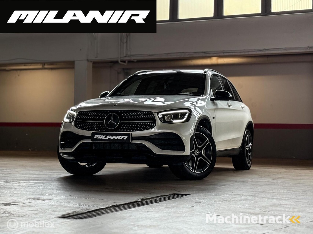 Mercedes GLC-klasse 300e 4MATIC AMG Line|Pano|Sfeer|Trekhaak