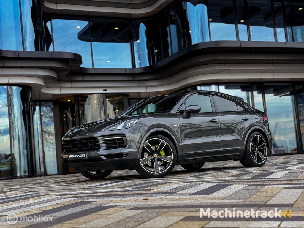 Porsche Cayenne Coupé 3.0 E-Hybrid Pano|Sport chrono|Luchtvering