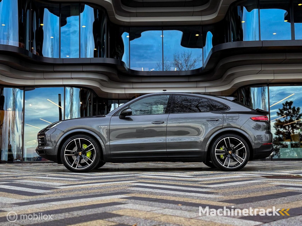 Porsche Cayenne Coupé 3.0 E-Hybrid Pano|Sport chrono|Luchtvering