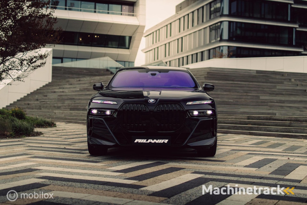 BMW i7 xDrive60 106 kWh|Theatre screen|Skylounge|Massage|HUD