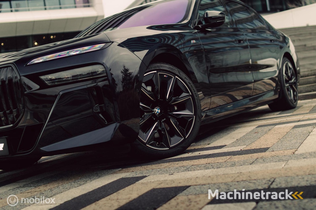 BMW i7 xDrive60 106 kWh|Theatre screen|Skylounge|Massage|HUD