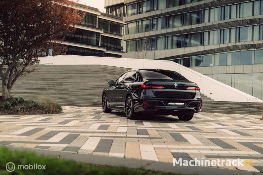 BMW i7 xDrive60 106 kWh|Theatre screen|Skylounge|Massage|HUD