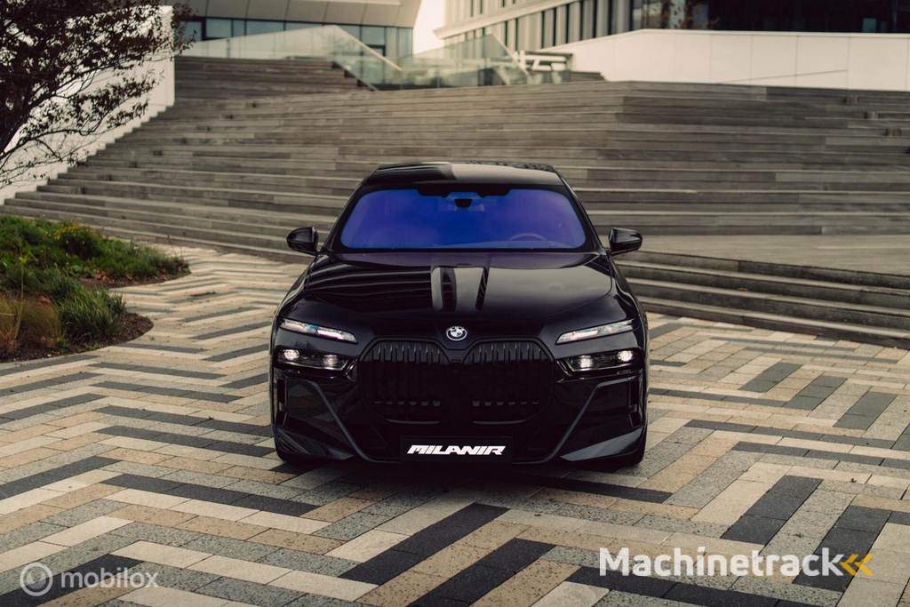 BMW i7 xDrive60 106 kWh|Theatre screen|Skylounge|Massage|HUD