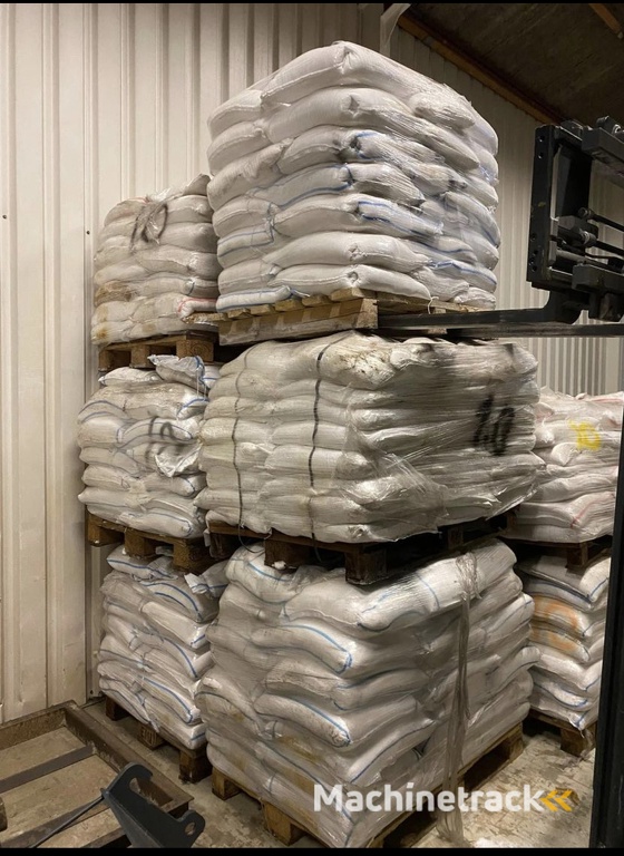 Sneeuwschuif mestschuif