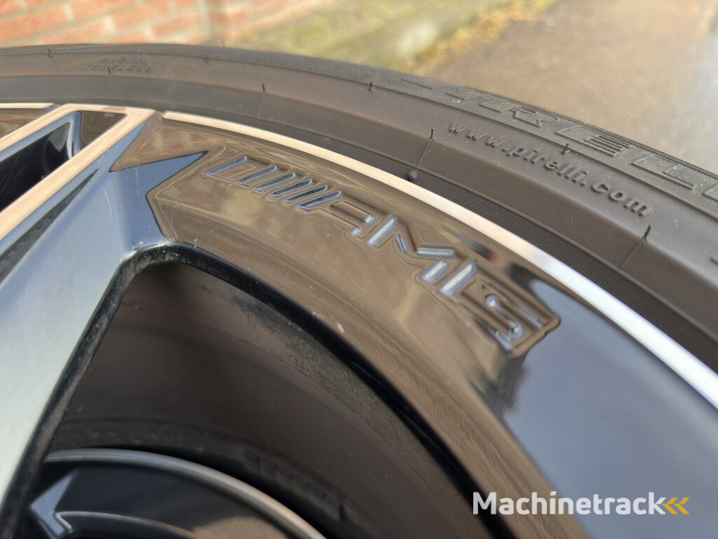Mercedes GLC EQC 19 inch AMG velgen met Pirelli banden
