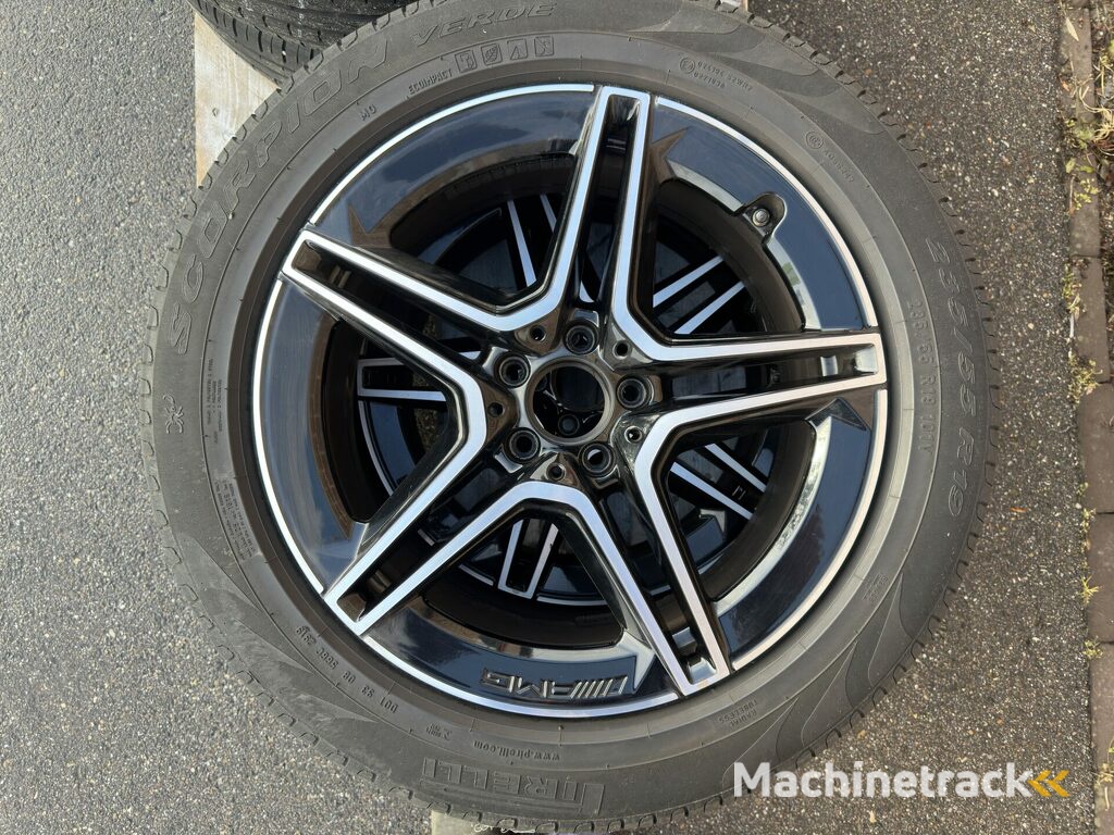 Mercedes GLC EQC 19 inch AMG velgen met Pirelli banden