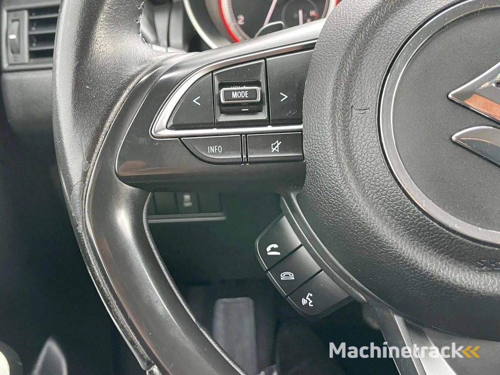 Suzuki Swift 1.0 1 JAAR GARANTIE !! / AUT / Airco / Navigatie