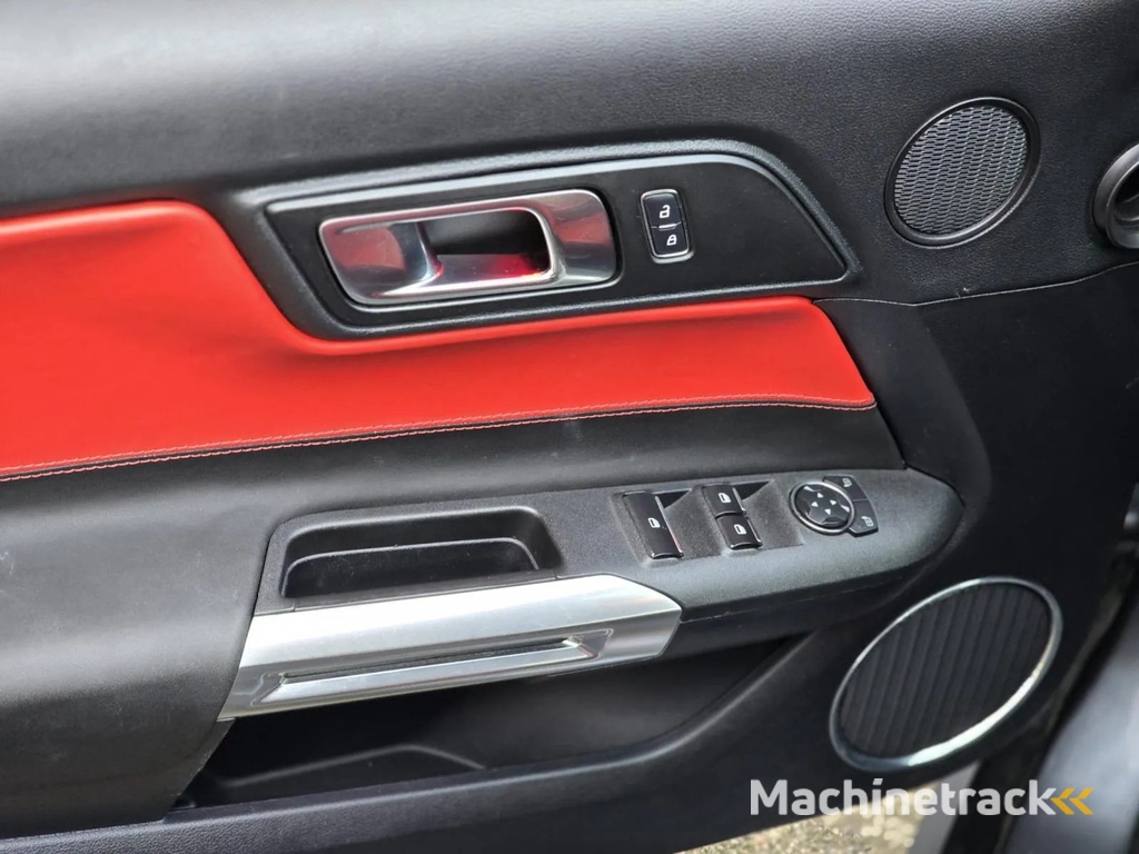 Ford Mustang Convertible 2.3 EcoBoost Navi / Groot scherm carplay / Leder / Airco