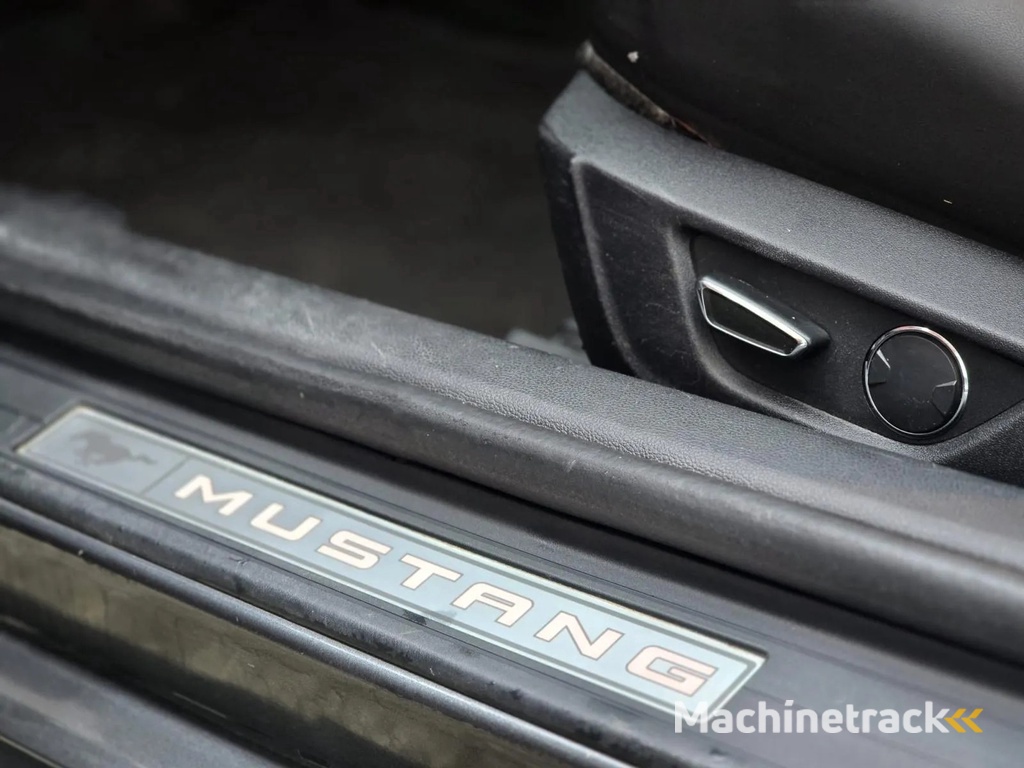 Ford Mustang Convertible 2.3 EcoBoost Navi / Groot scherm carplay / Leder / Airco