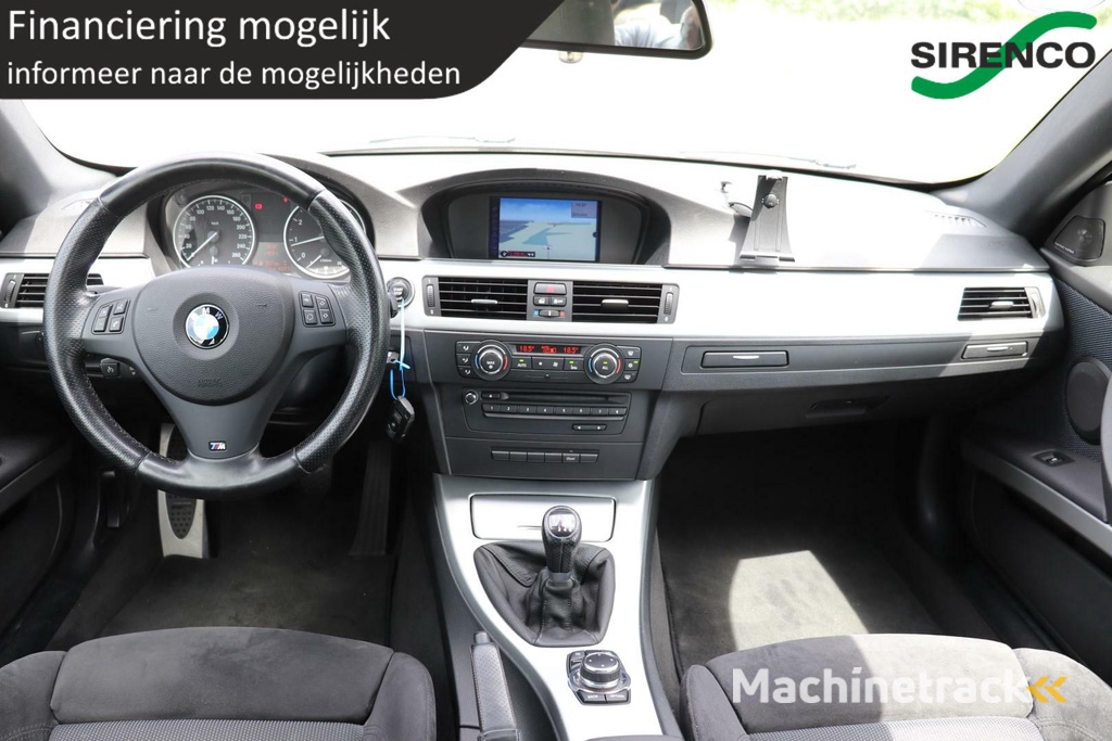 BMW 320i Coupé M-Pakket | Parelwit | 6-bak | Premium Audio | Bi-Xenon  | sportzetels