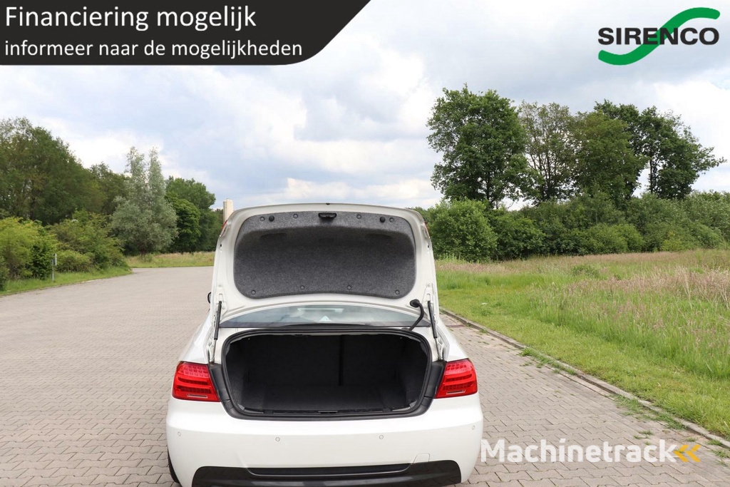 BMW 320i Coupé M-Pakket | Parelwit | 6-bak | Premium Audio | Bi-Xenon  | sportzetels