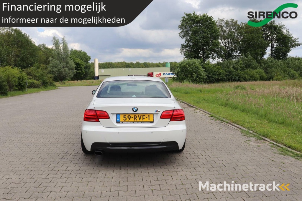 BMW 320i Coupé M-Pakket | Parelwit | 6-bak | Premium Audio | Bi-Xenon  | sportzetels