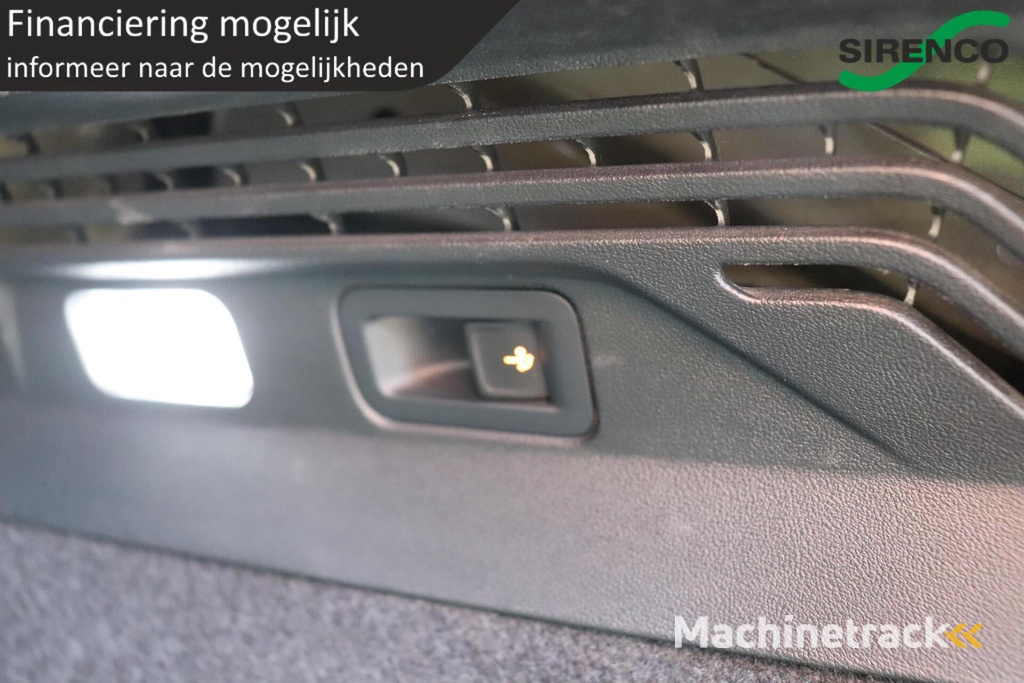 Volkswagen ID.4 First 77 kWh deels leder trekhaak adaptive cruise met lane asist carplay en android auto sfeerverlichting