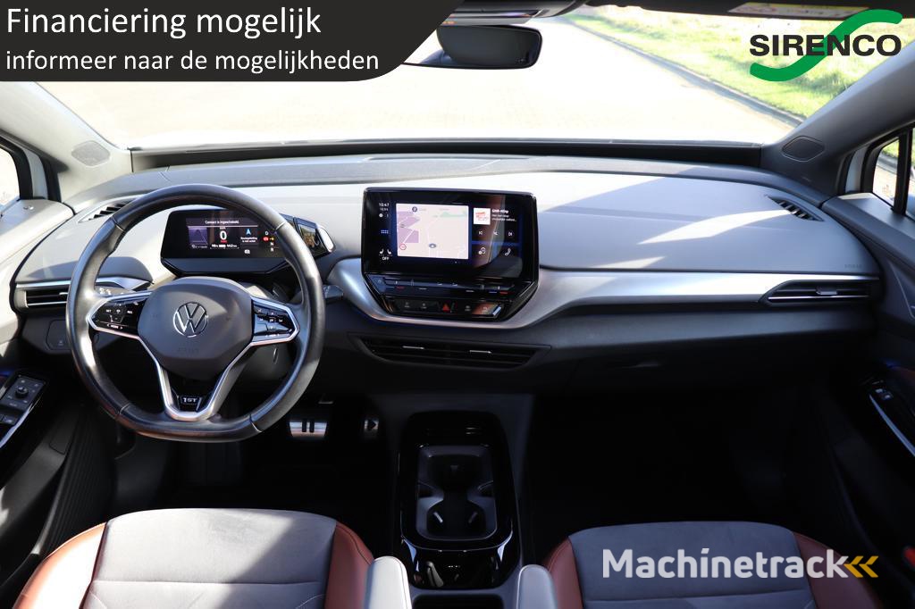 Volkswagen ID.4 First 77 kWh deels leder trekhaak adaptive cruise met lane asist carplay en android auto sfeerverlichting