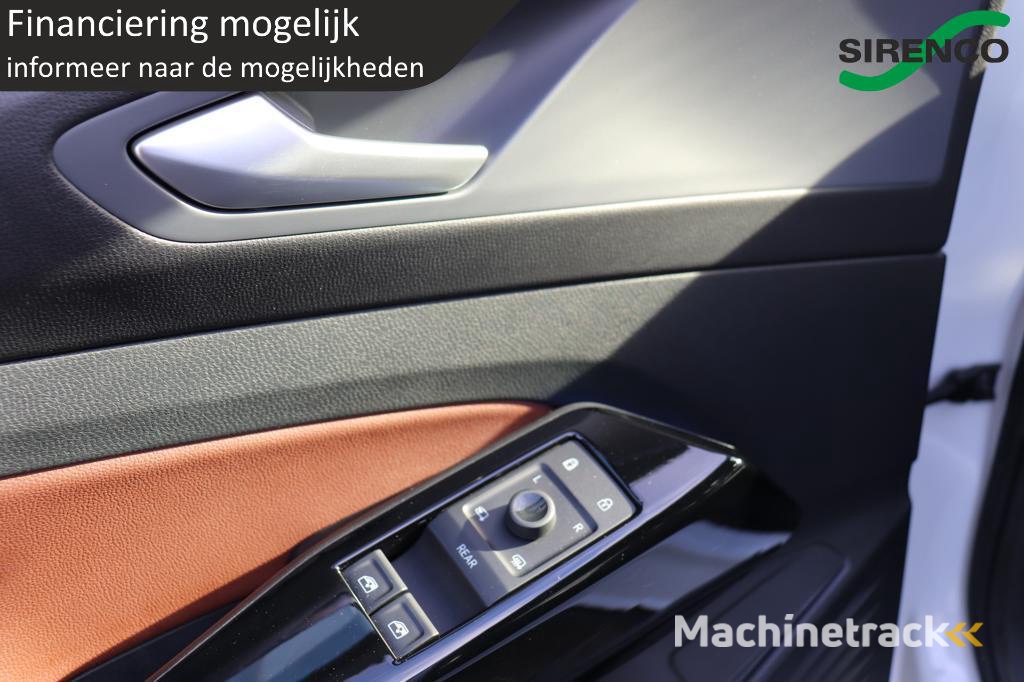 Volkswagen ID.4 First 77 kWh deels leder trekhaak adaptive cruise met lane asist carplay en android auto sfeerverlichting