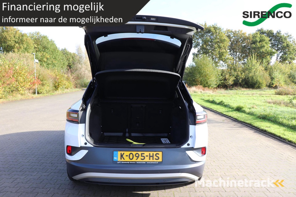 Volkswagen ID.4 First 77 kWh deels leder trekhaak adaptive cruise met lane asist carplay en android auto sfeerverlichting