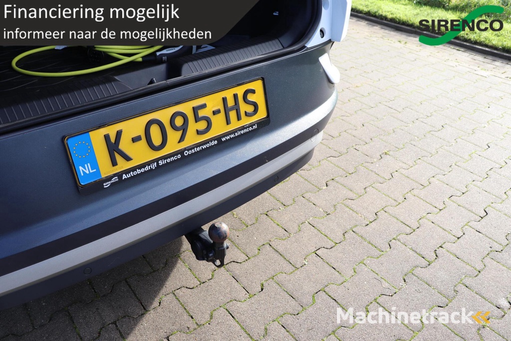 Volkswagen ID.4 First 77 kWh deels leder trekhaak adaptive cruise met lane asist carplay en android auto sfeerverlichting