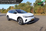 Minituur van Volkswagen ID.4 First 77 kWh deels leder trekhaak adaptive cruise met lane asist carplay en android auto sfeerverlichting
