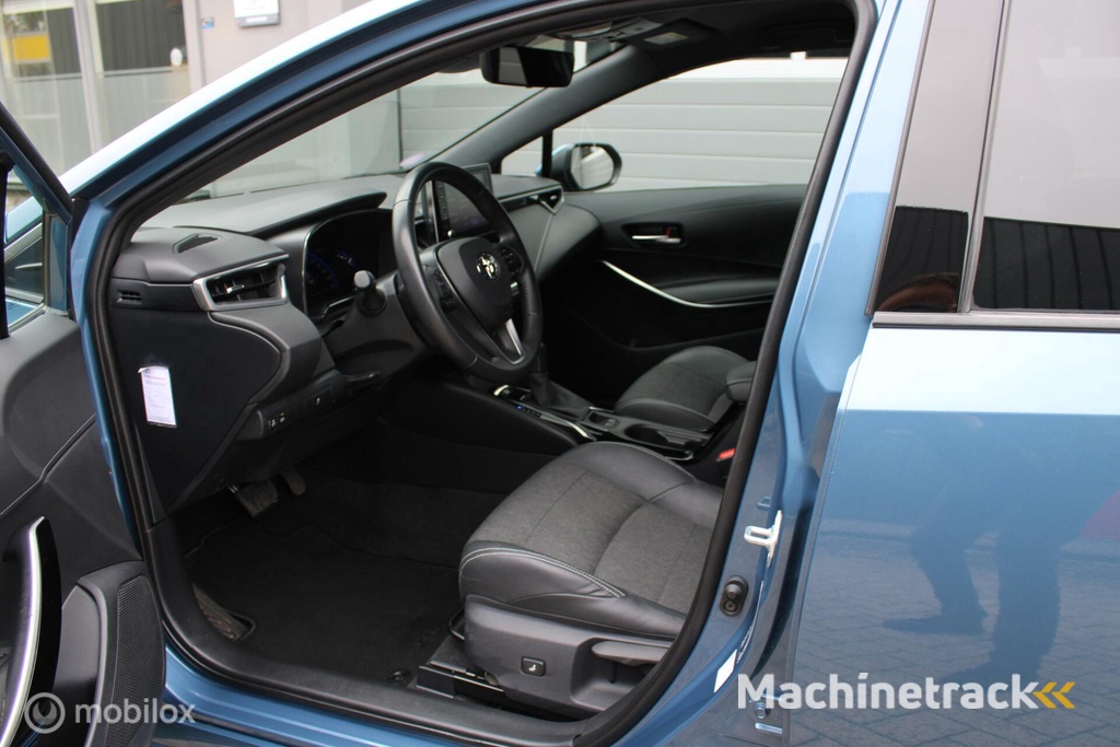 Toyota Corolla Touring Sports 1.8 Hybrid Dynamic 1e Eig | Half Leer | 17 Inch | Boekjes.