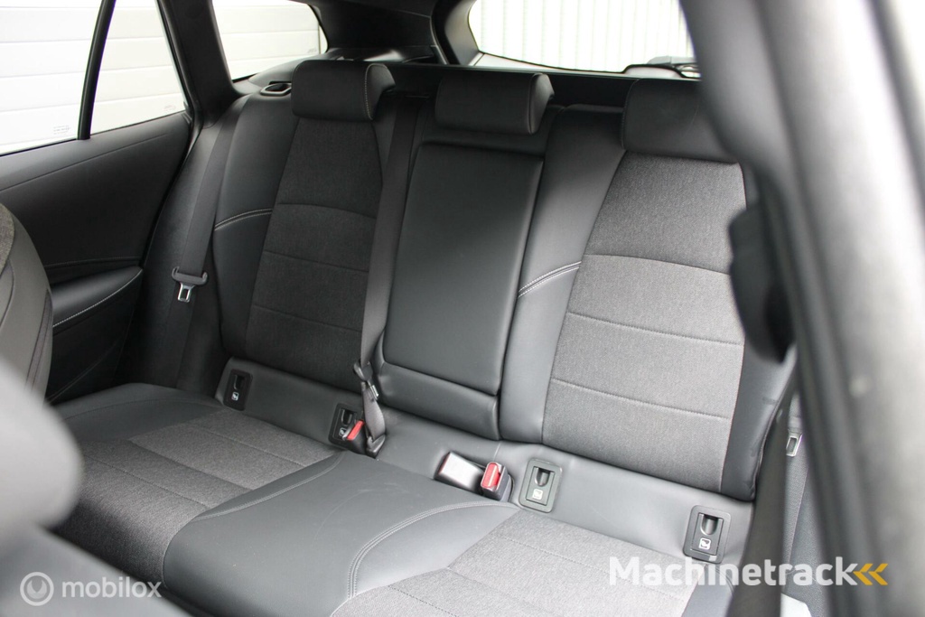 Toyota Corolla Touring Sports 1.8 Hybrid Dynamic 1e Eig | Half Leer | 17 Inch | Boekjes.