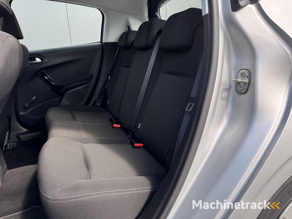 Peugeot 208 1.2 PureTech Blue Lion | RIJKLAAR | Trekhaak | Airco | Cruise