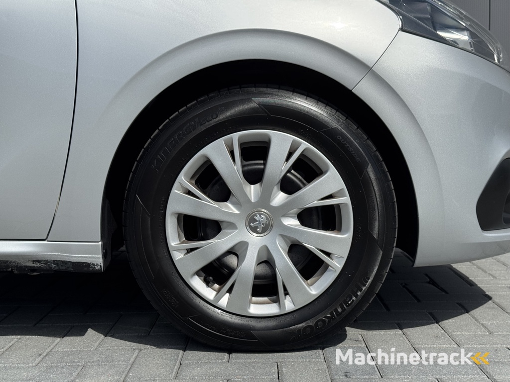 Peugeot 208 1.2 PureTech Blue Lion | RIJKLAAR | Trekhaak | Airco | Cruise