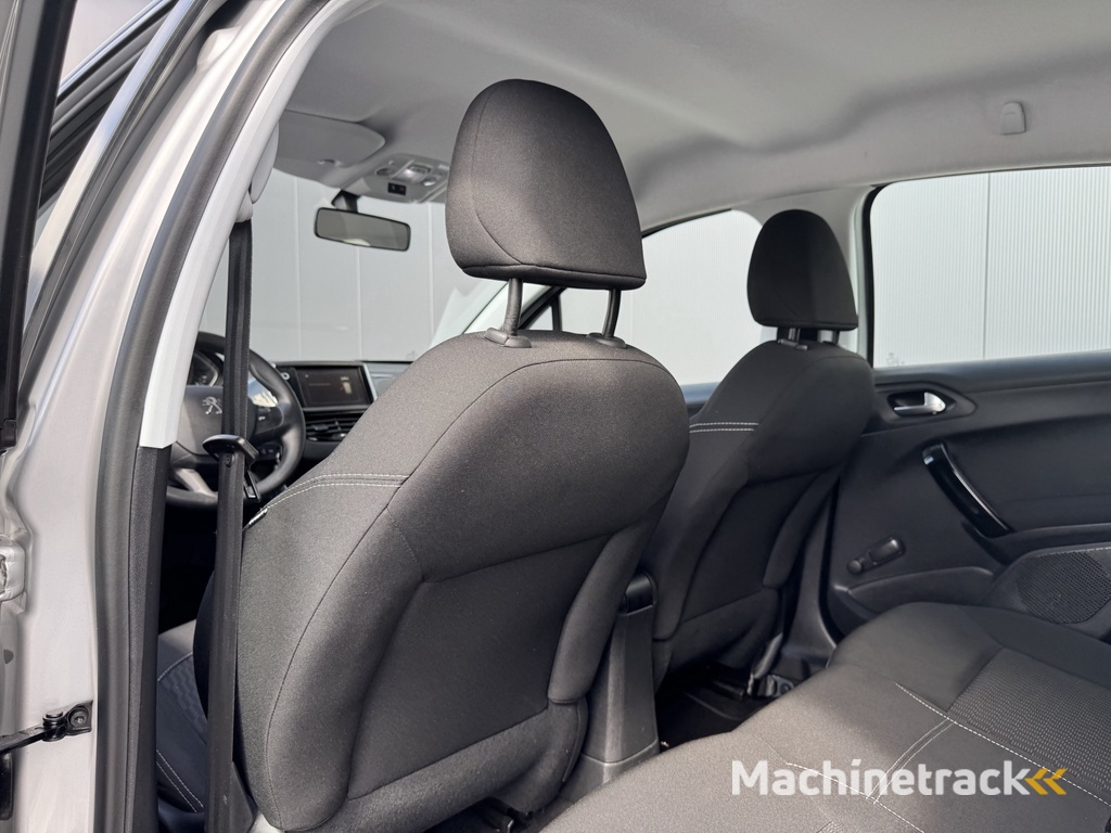 Peugeot 208 1.2 PureTech Blue Lion | RIJKLAAR | Trekhaak | Airco | Cruise