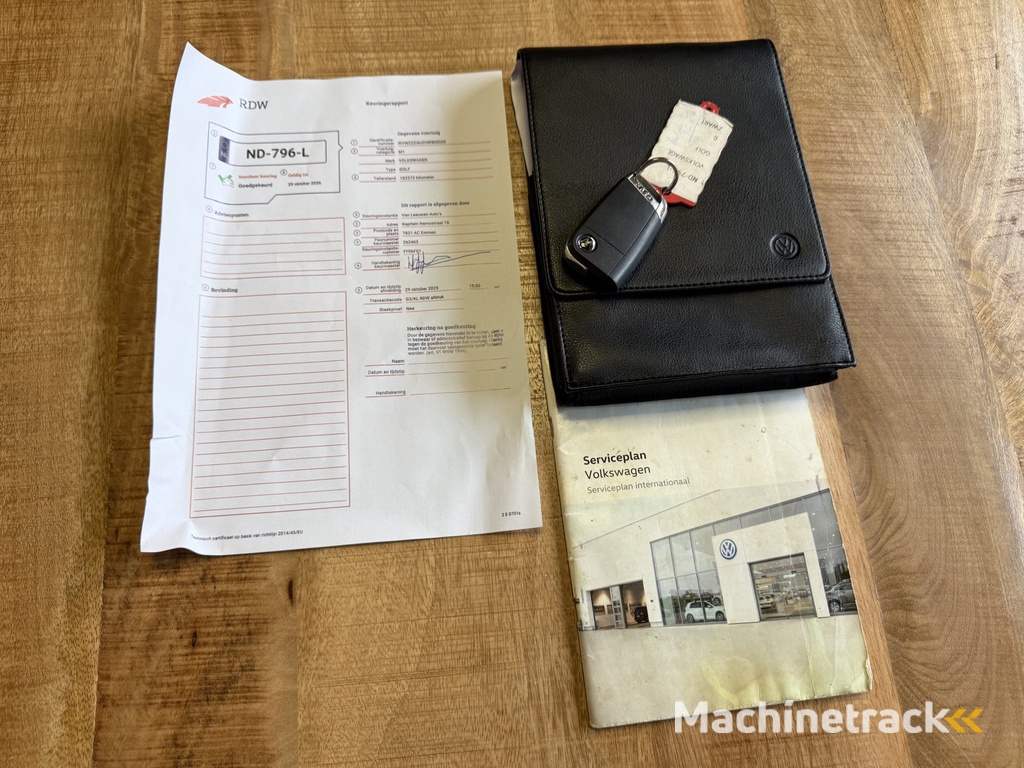 Volkswagen Golf 1.4 TSI GTE Connected Series | RIJKLAAR | BTW | Leder | Navi