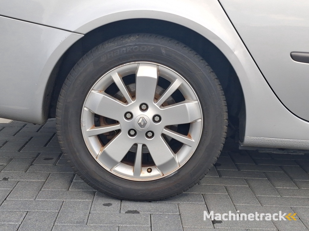 Renault Laguna Grand Tour 2.0-16V Dynamique