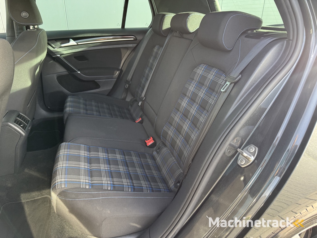 Volkswagen Golf 1.4 TSI GTE Connected Series