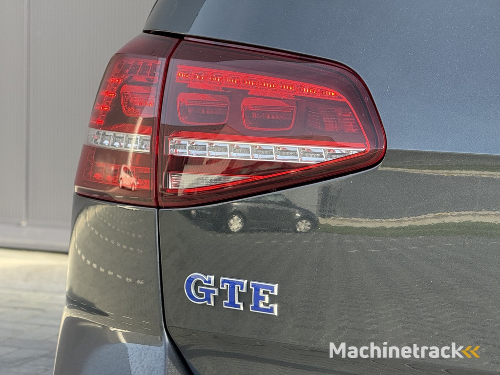 Volkswagen Golf 1.4 TSI GTE Connected Series