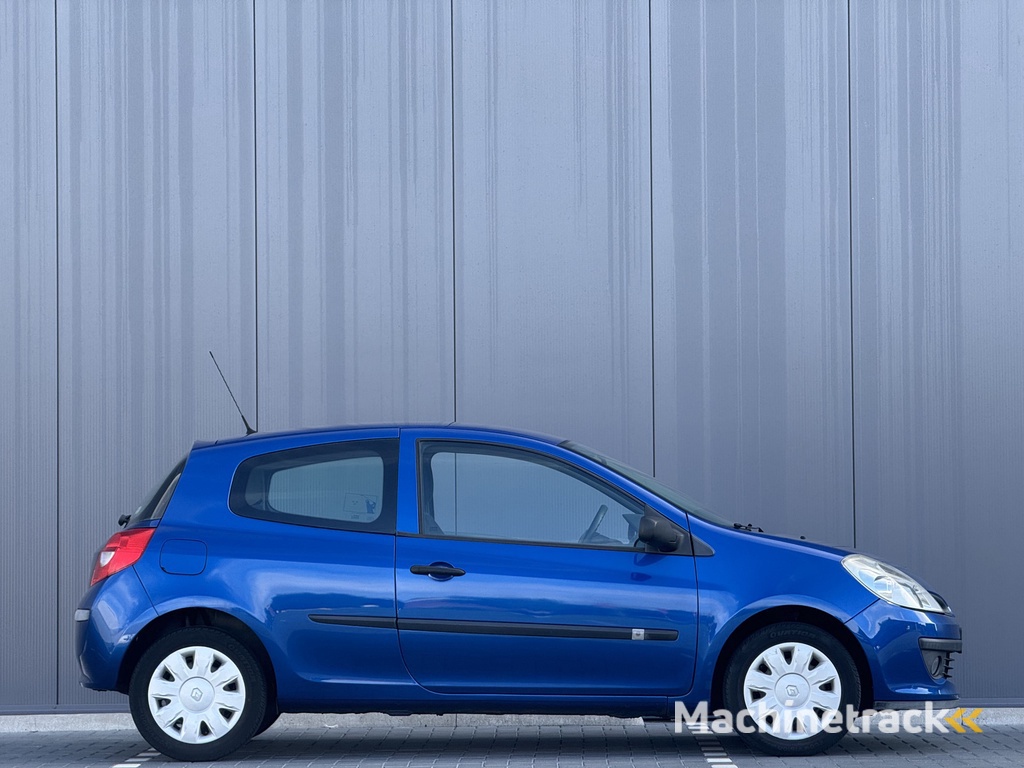 Renault Clio 1.2-16V Special Line