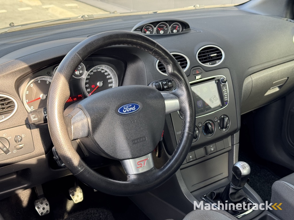 Ford Focus 2.5-20V ST