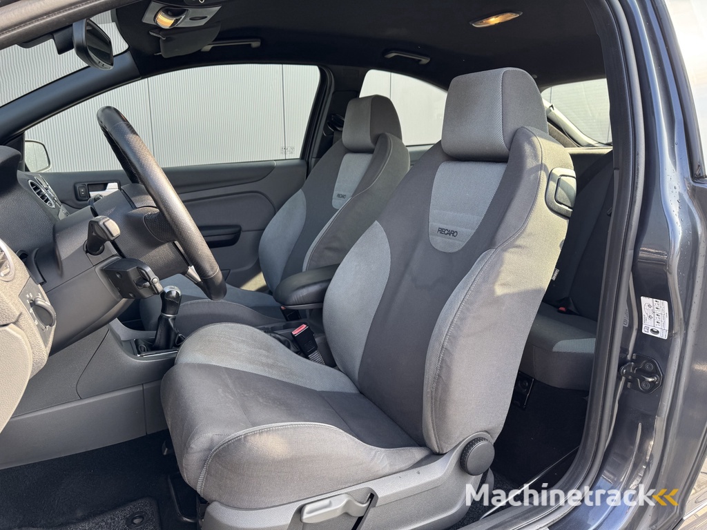 Ford Focus 2.5-20V ST