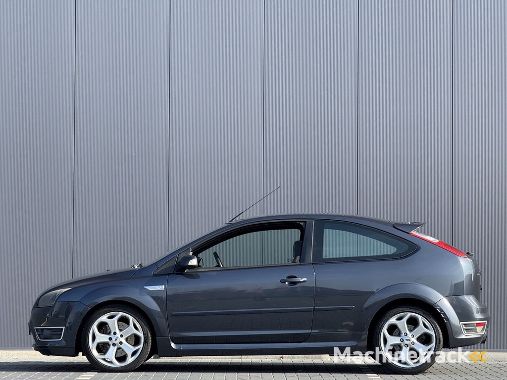 Ford Focus 2.5-20V ST