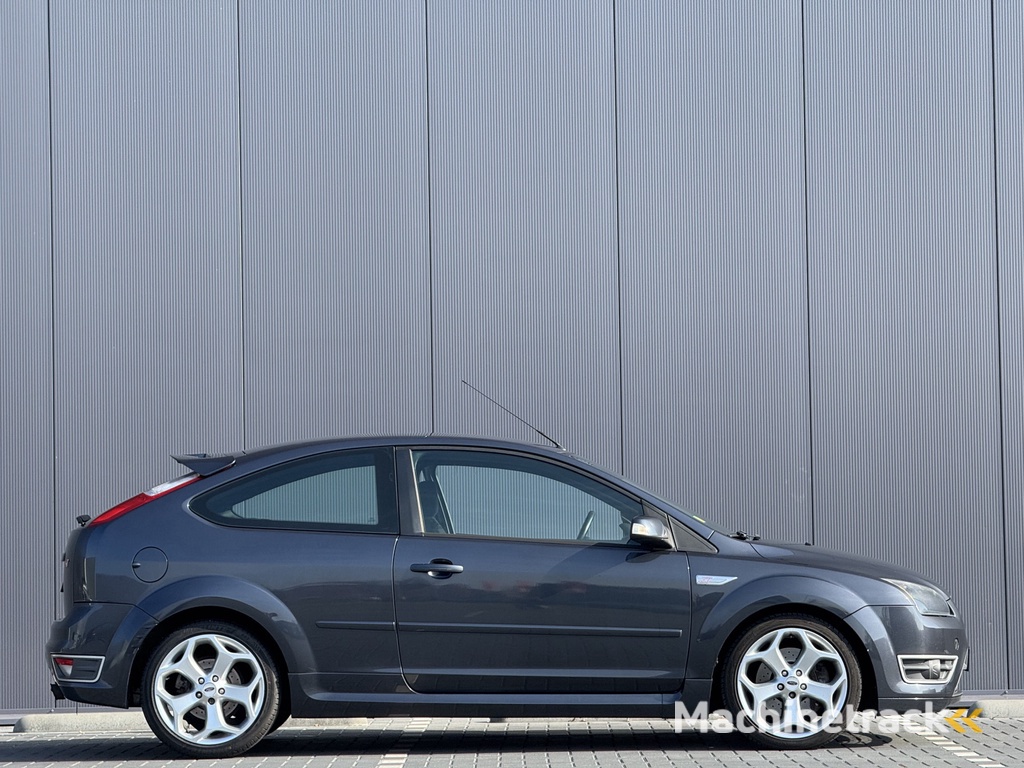 Ford Focus 2.5-20V ST