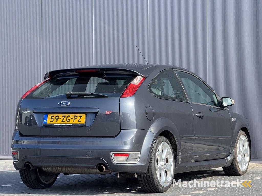 Ford Focus 2.5-20V ST