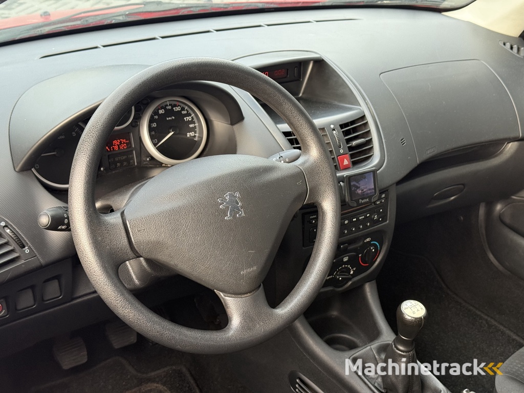 Peugeot 206 + 1.1 XR