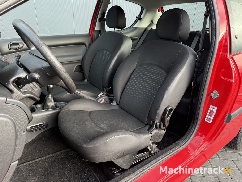Peugeot 206 + 1.1 XR
