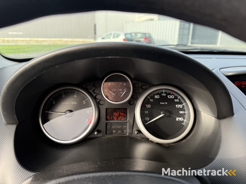 Peugeot 206 + 1.1 XR