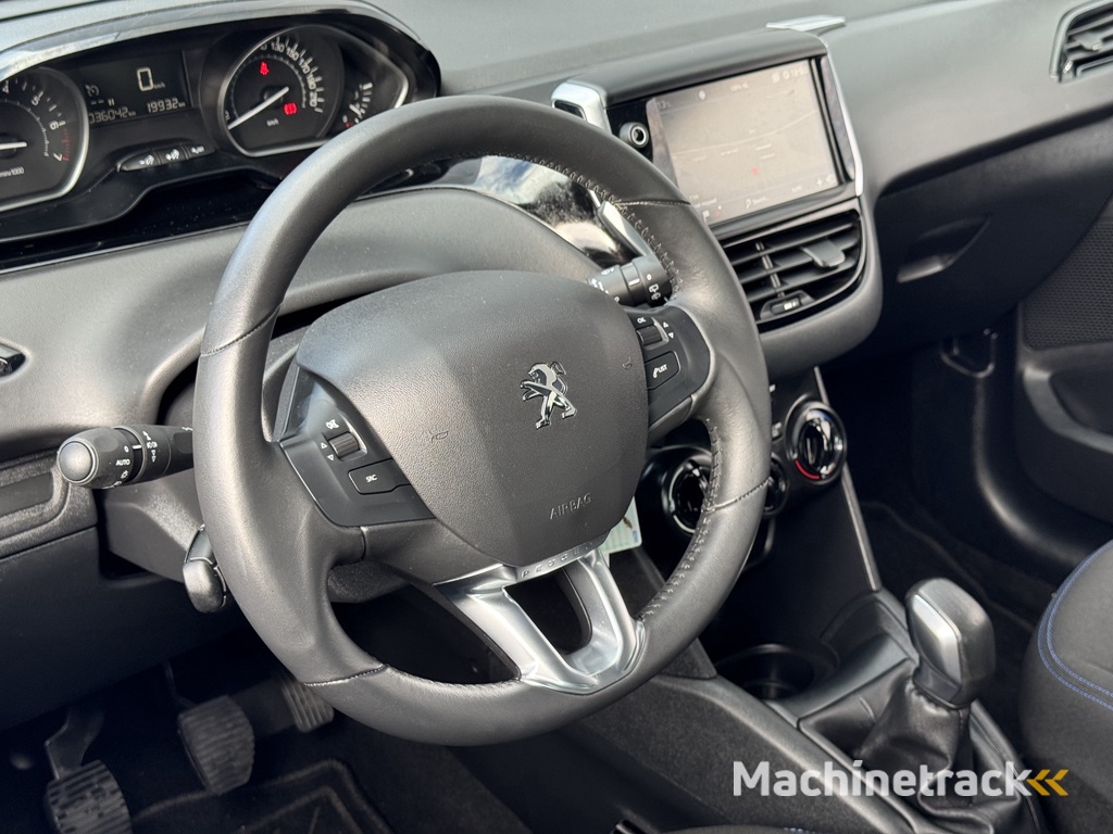 Peugeot 208 1.2 PureTech Signature