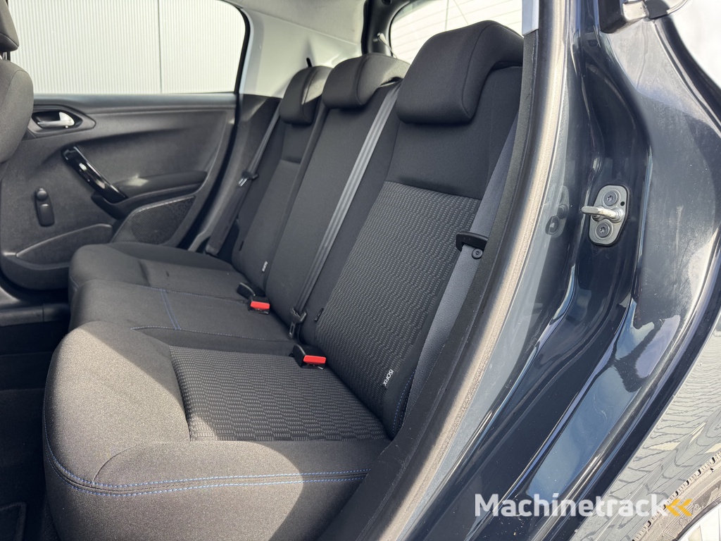 Peugeot 208 1.2 PureTech Signature