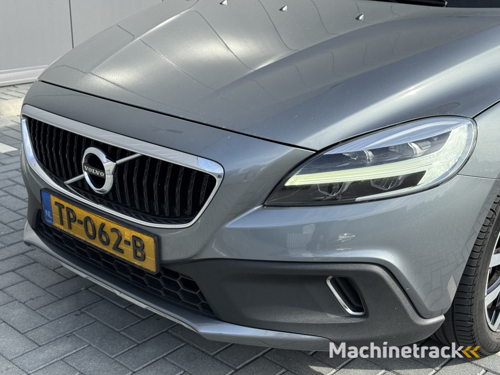 Volvo V40 Cross Country 1.5 T3 Dynamic Edition